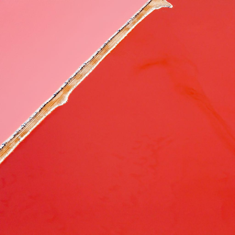 Illustration for article titled Las increíbles lagunas rojas de Beta Caroteno